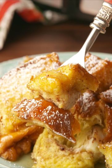gallery-1513874155-delish-crock-pot-french-toast-pinterest-still002