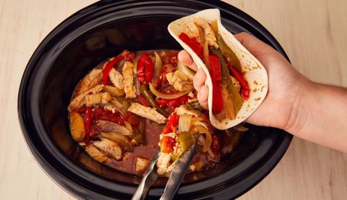 slow-cooker-chicken-fajitas-horizontal-2-1532033923